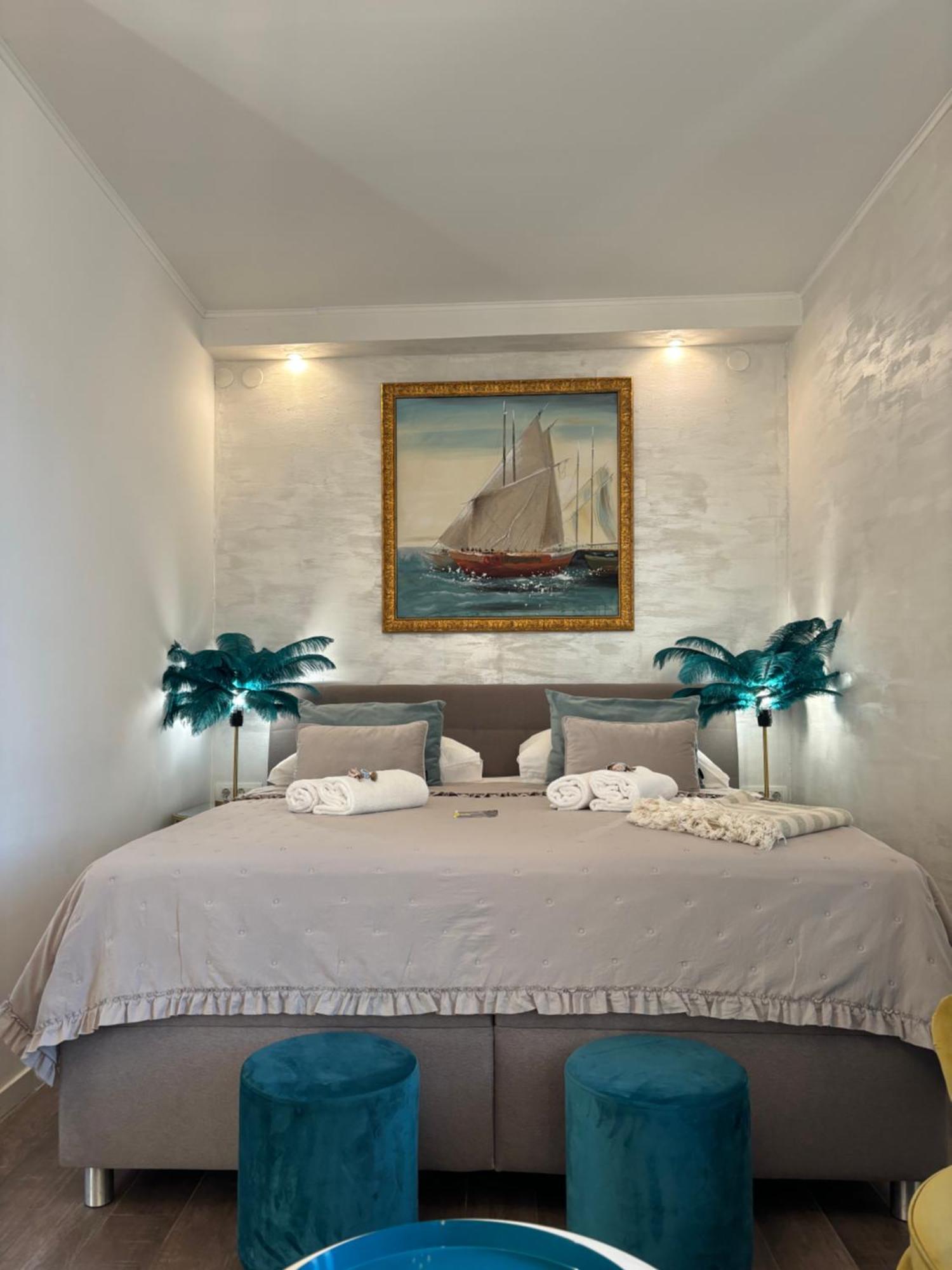 La Dolce Vita Luxury Apartments With Best Free Private Parking In City Center Pula Exterior photo
